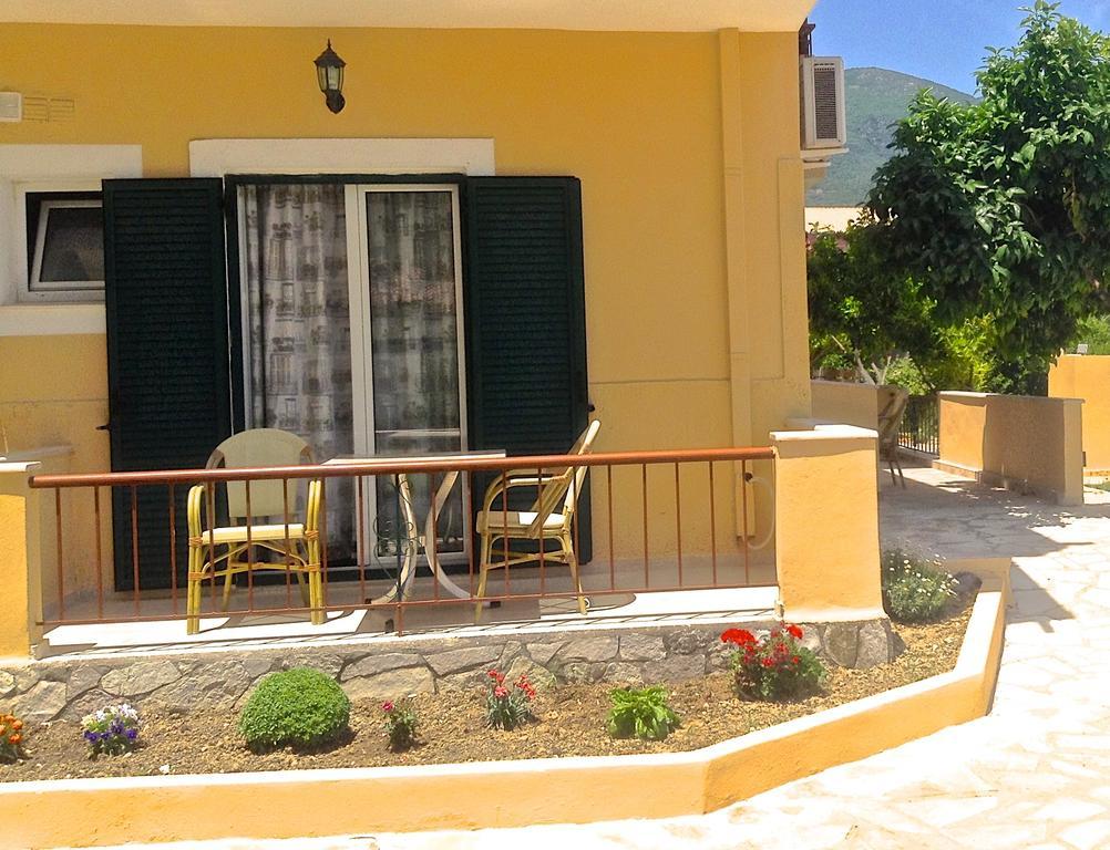 Michalis Place Apartments Vasilikí Zimmer foto